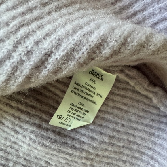 Daily Drills Lavender  single button short Sleeve sweater M/L - Picture 6 of 7